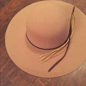 Felt floppy hat